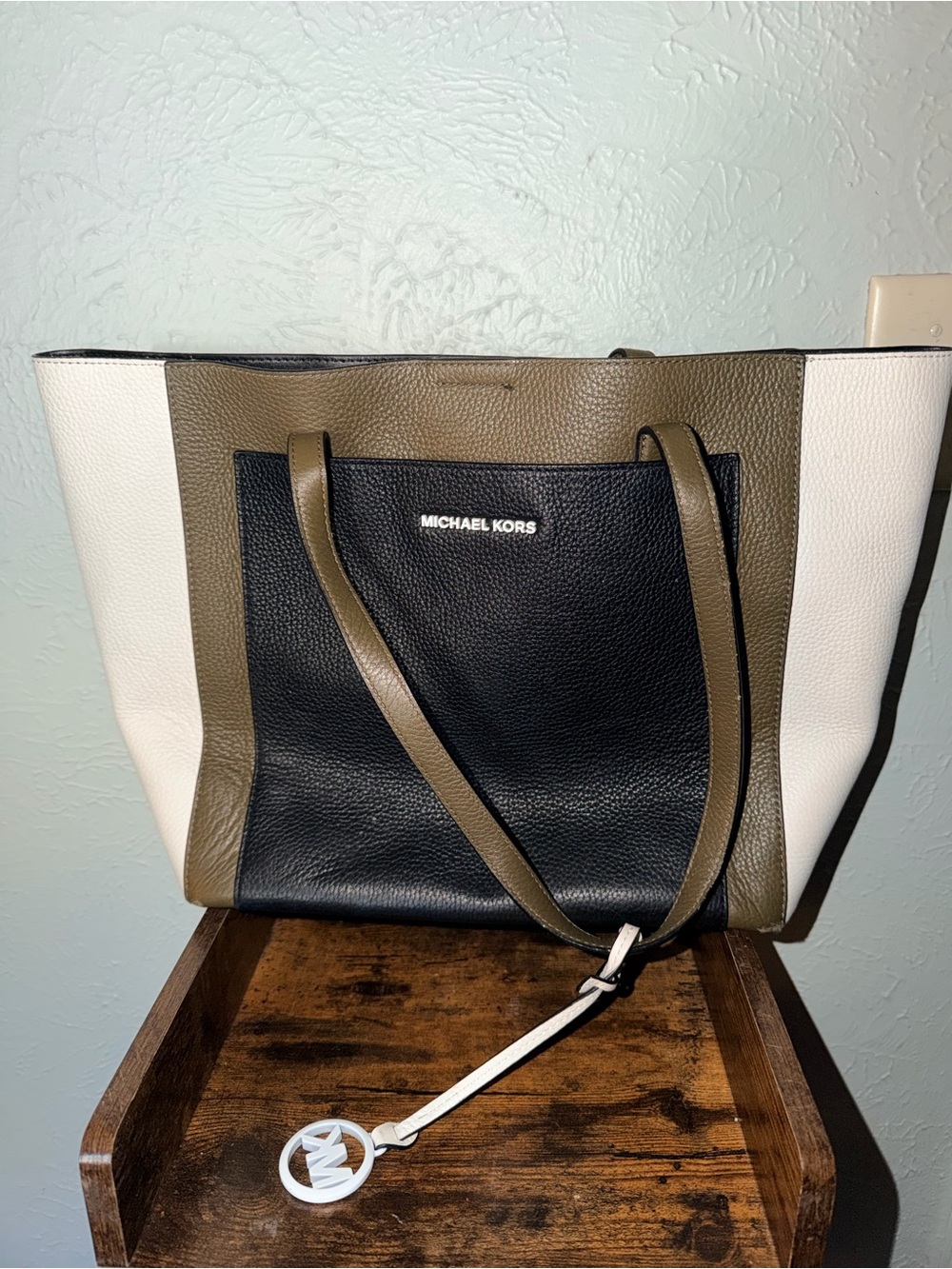 Michael Kors Colorblock Pebbled leather tote bag | Olive Green Black white